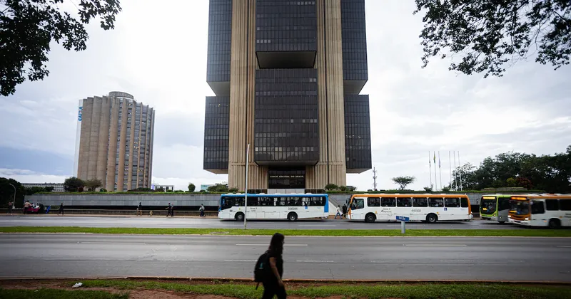 Analistas brasileños bajan su previsión para la tasa Selic al 13,5% en 2026
