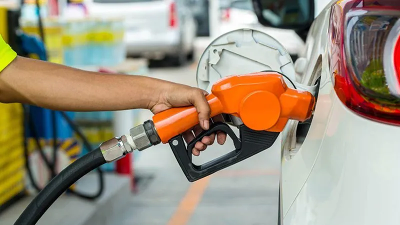 Precios del combustible y sus derivados se mantienen congelados
