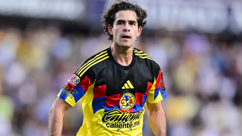 ¡Es oficial! Patricio Salas, el otro delantero mexicano que jugará en Europa