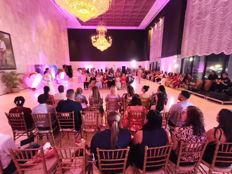 Nicaragua Diseña celebra a mamá con arte, moda y elegancia