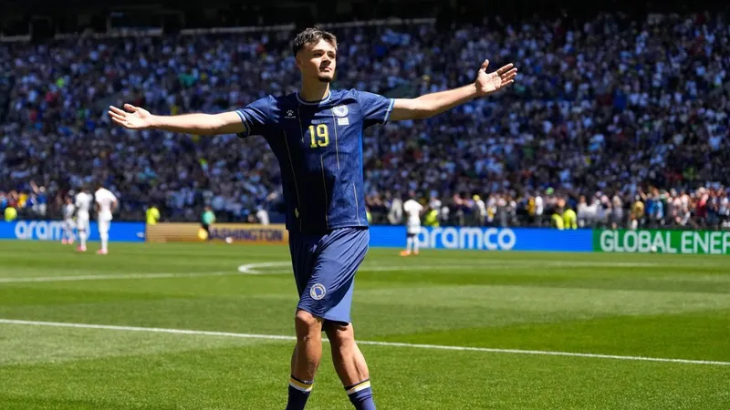 3-1: Bosnia acaba tercera y acaricia los 1/16 de final gracias a un genial Alajbegovic