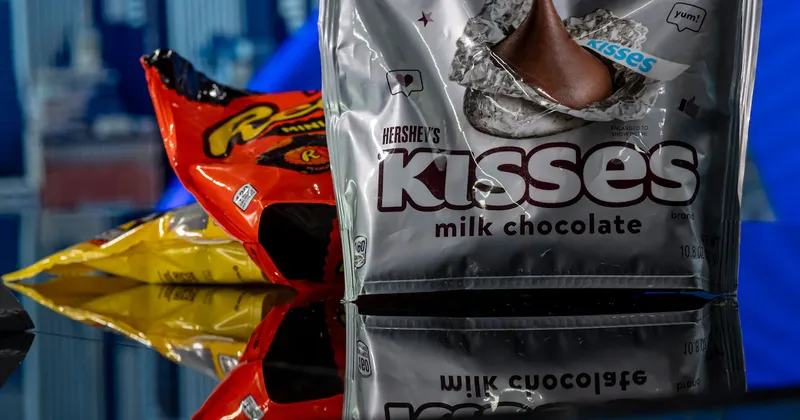 Hershey supera la expectativa de ganancias gracias al alza de precios, pero sus acciones retroceden