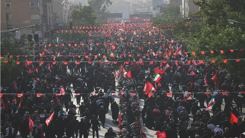 Histórica despedida del líder mártir en Irán congrega a millones de personas