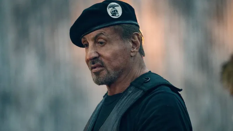 Sylvester Stallone, 80 años, se arrepiente enormemente de haber realizado sus propias escenas de riesgo: "Terminé con nueve operaciones de espalda"
