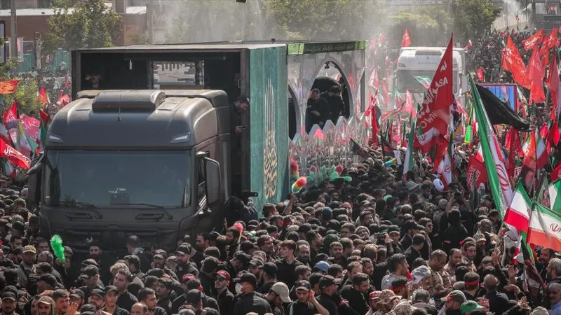 El presidente de Irán asistirá al funeral del Líder mártir en Irak