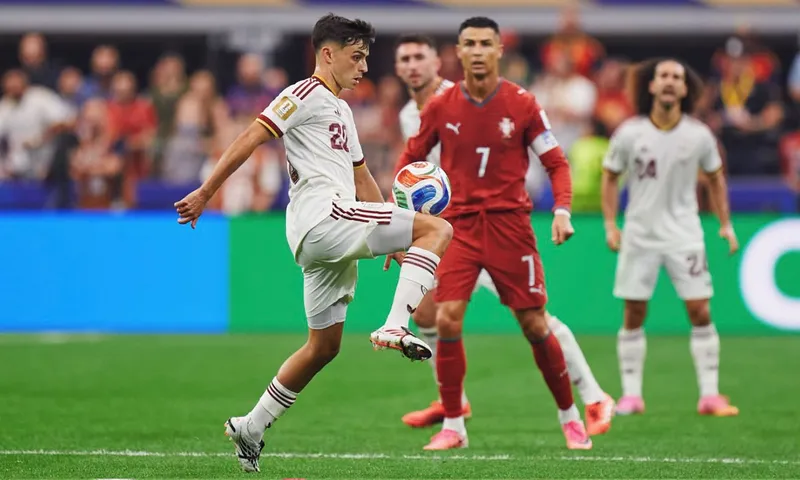 España vence 1-0 a Portugal en el último minuto y avanza a cuartos