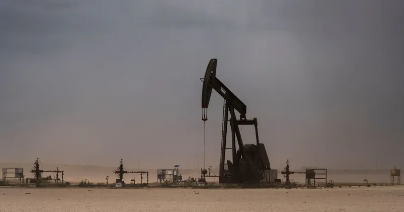 El petróleo sube mientras Trump dice que Irán tarda demasiado en negociar