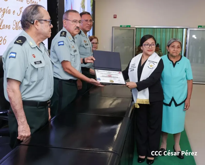 Ejército de Nicaragua gradúa Radiólogos: del aula a la vida