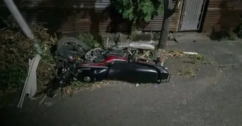 Motociclista pierde la vida al accidentarse cerca de la Universidad Agraria