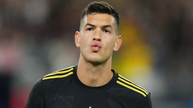 César Montes firma un regreso goleador con el Lokomotiv tras superar sus lesiones