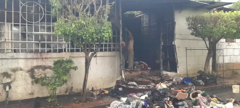 Llamas infernales reducen a cenizas negocio de pacas y repuestos de bicicletas en Nindirí