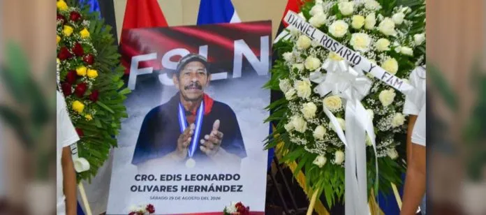 Honran memoria de Edis Olivares, protagonista de la toma del Palacio Nacional