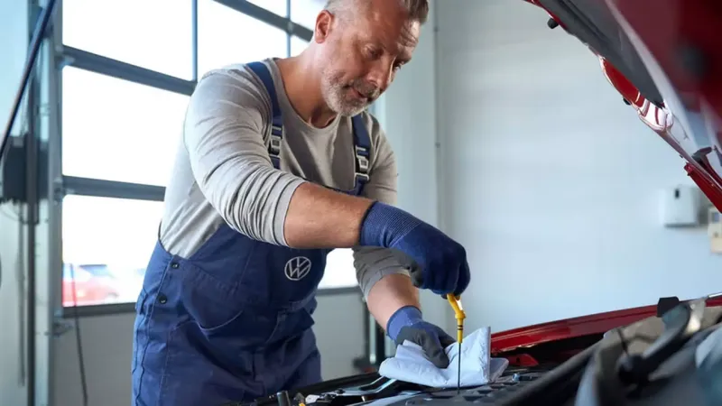 Primero fue Stellantis, y ahora Volkswagen también usa piezas usadas para que las reparaciones sean más baratas