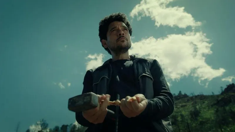 "Una distopía tan próxima que provoca escalofríos": llega a los cines un thriller rural español con una "atmósfera asfixiante" y un complejo un dilema moral