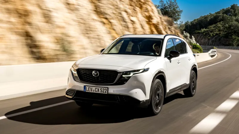 El director de programa del Mazda CX-5 carga contra los coches híbridos de la competencia: “Ninguno me ha satisfecho”