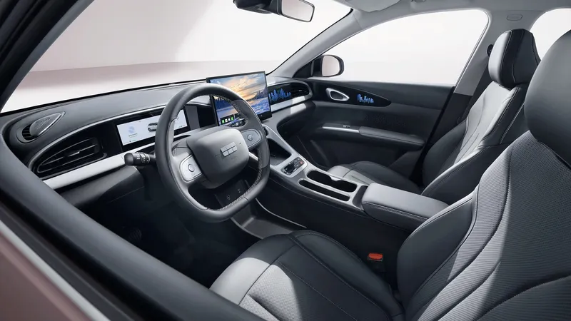 465.775 ventas en un año: los primos chinos de Volvo rompen récords con un coche eléctrico que pronto llegará a España