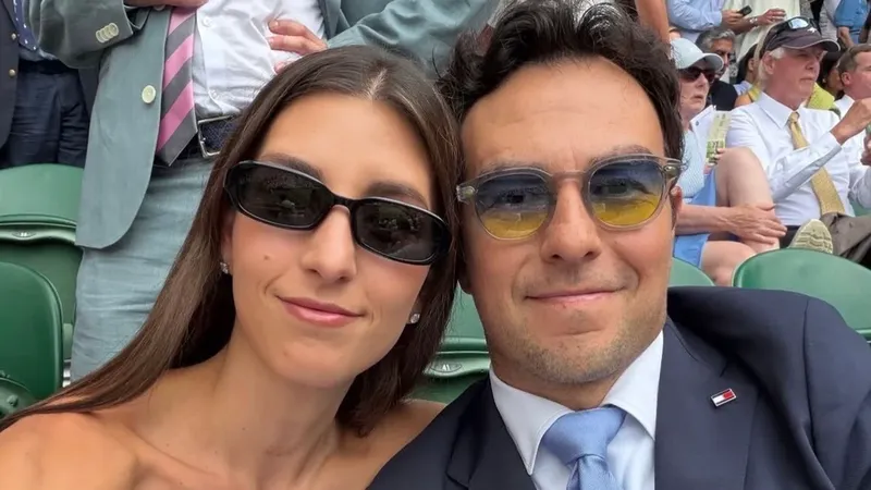 Sergio 'Checo' Pérez disfruta Wimbledon junto a Carola Martínez y su hijo; así fue su encuentro con Jannik Sinner