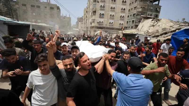 Israel sigue matando en Gaza: ataca a civiles que ayudaban a un herido
