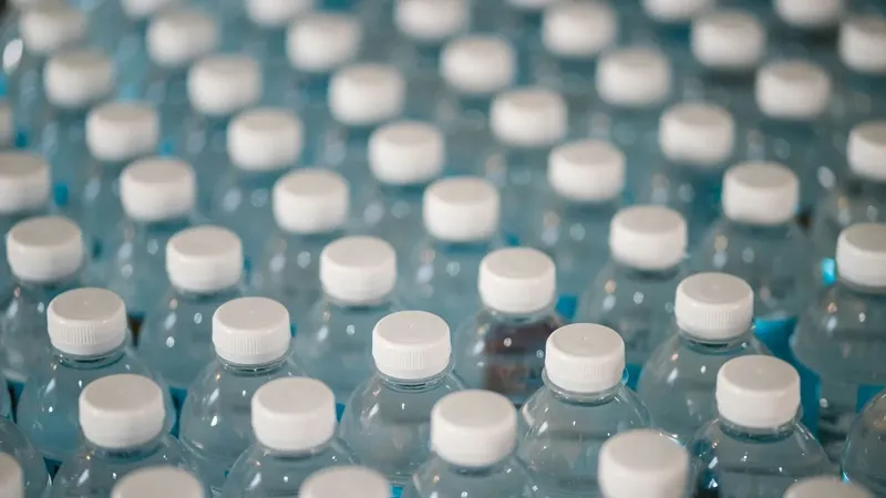 ¿Tendrás que pagar 10 céntimos más por cada envase en Mercadona si llega noviembre y no hay máquinas de reciclaje instaladas?
