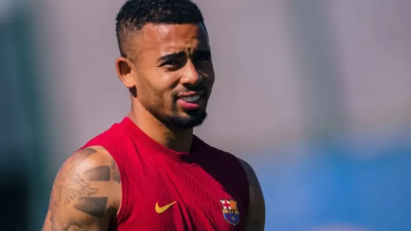 Gabriel Jesus y Gavi completan el trabajo con el grupo y apuntan a Mestalla