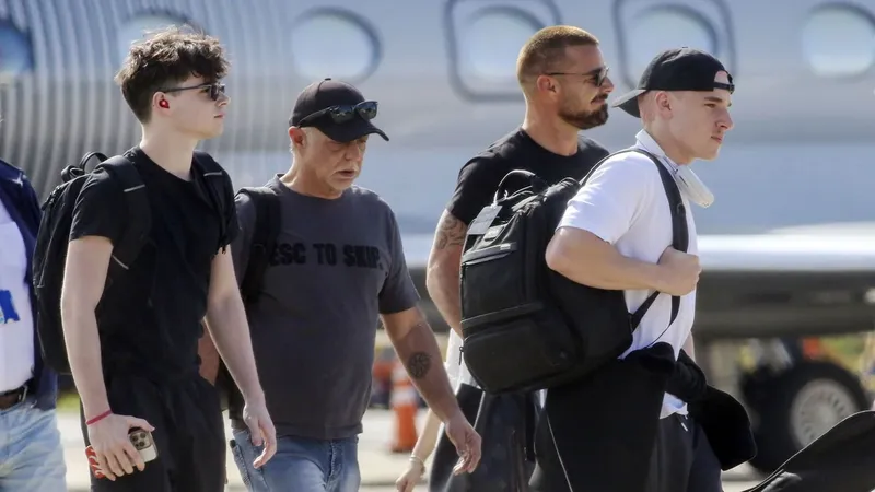 Matteo y Valentino, los mellizos de Ricky Martin, disfrutan de un día de compras en Puerto Rico, previo a su cumpleaños 18