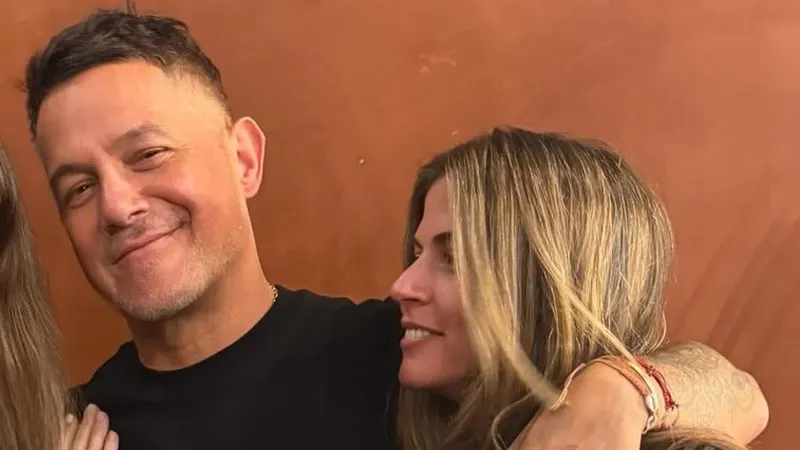Alejandro Sanz y Stephanie Cayo, enamorados, cantan ‘Corazón Partío’ en Las Vegas