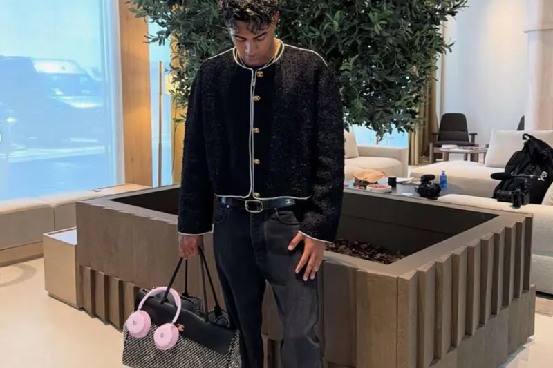 Lamine Yamal revienta el secreto de Apple: así son los nuevos auriculares Beats y pintan muy bien