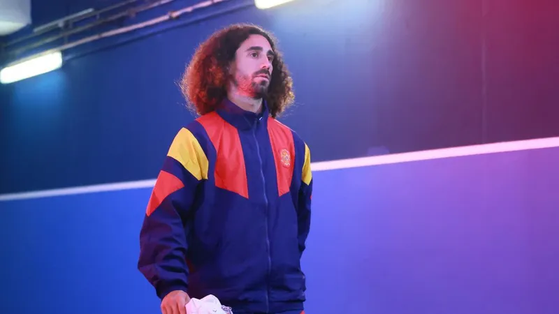 Cucurella: “¿Atleti o Barça? Pasapalabra”