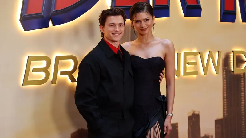Zendaya y Tom Holland debutan como esposos con 'looks' coordinados en la alfombra roja