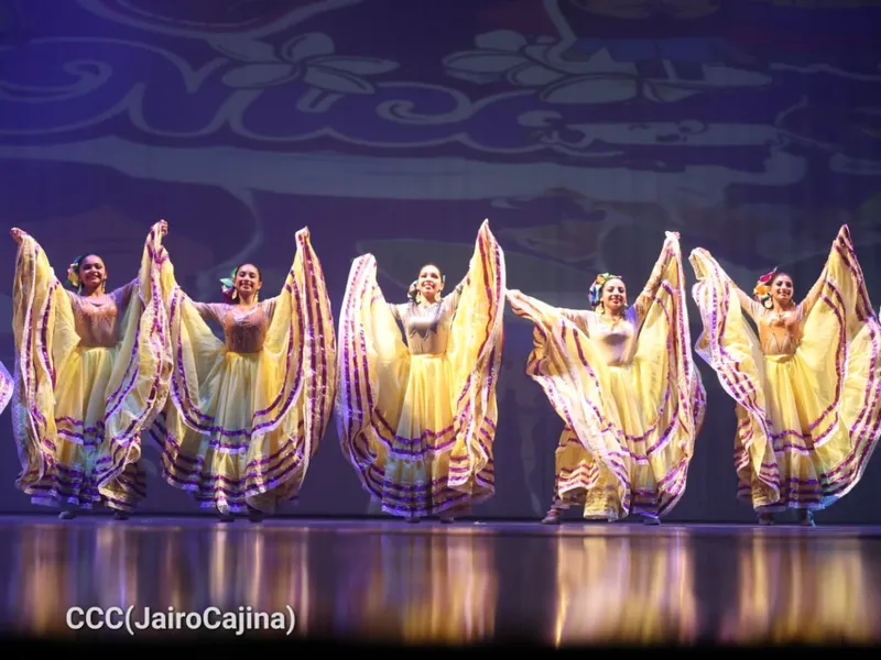 Artistas engalanan el Teatro Nacional Rubén Darío con Gala Folclórica y de Variedades