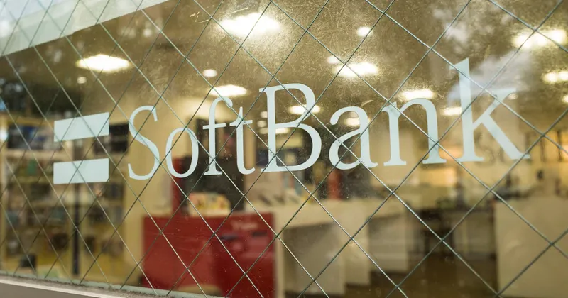 Acciones de SoftBank caen 13% tras llamado de Anthropic y OpenAI a frenar desarrollo de IA