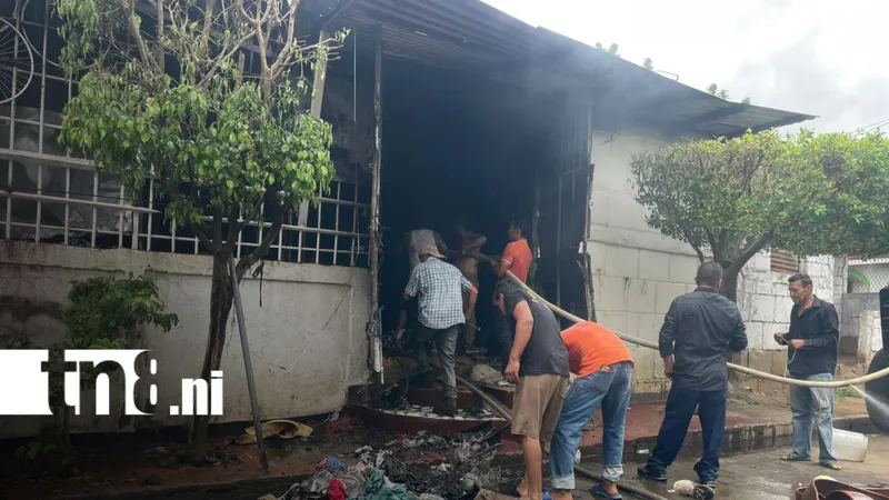 Incendio destruye taller y negocio familiar en el barrio Henry Méndez de Nindirí
