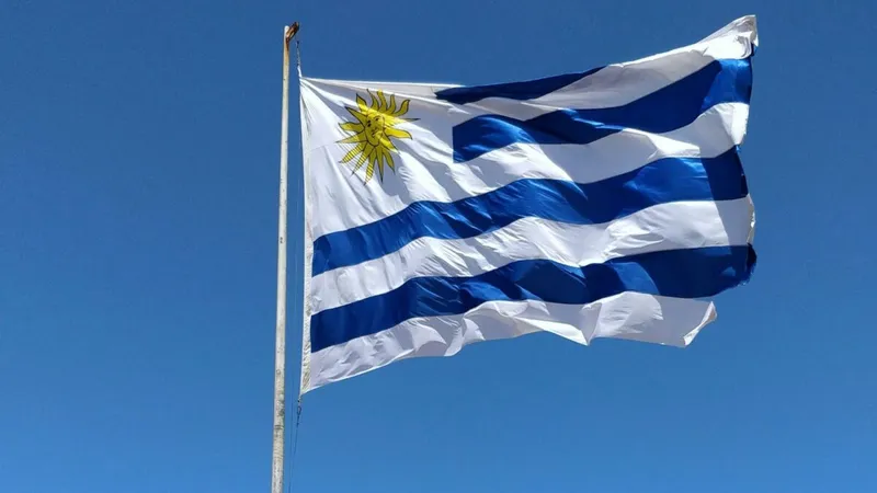 Uruguay apuesta a la IA con un parque solar más grande que toda la energía solar que tiene hoy el país