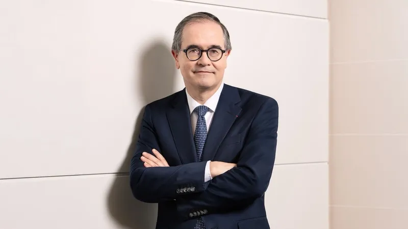 El consejero delegado de Renault, François Provost, tras gastarse 889.000.000 € : “llegamos un poco tarde”