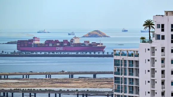 Más de un millón de dólares por transitar el Canal de Panamá