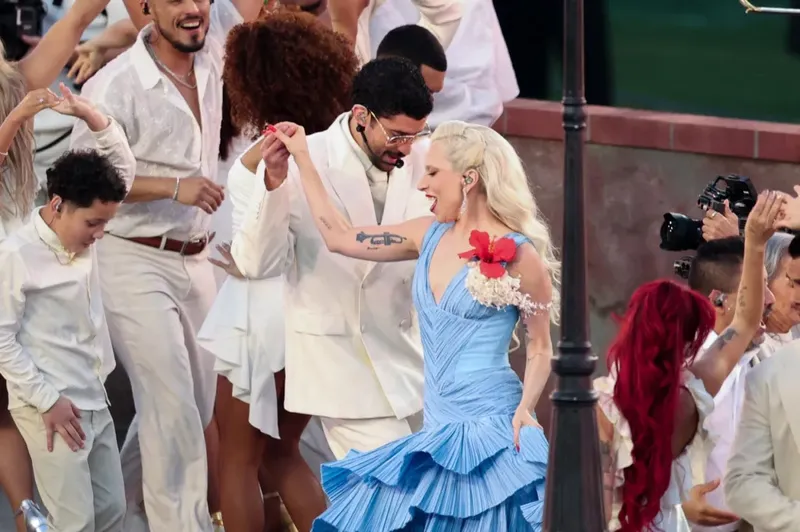 Bad Bunny gana su primer Primetime Emmy por show del medio tiempo de Super Bowl 2026