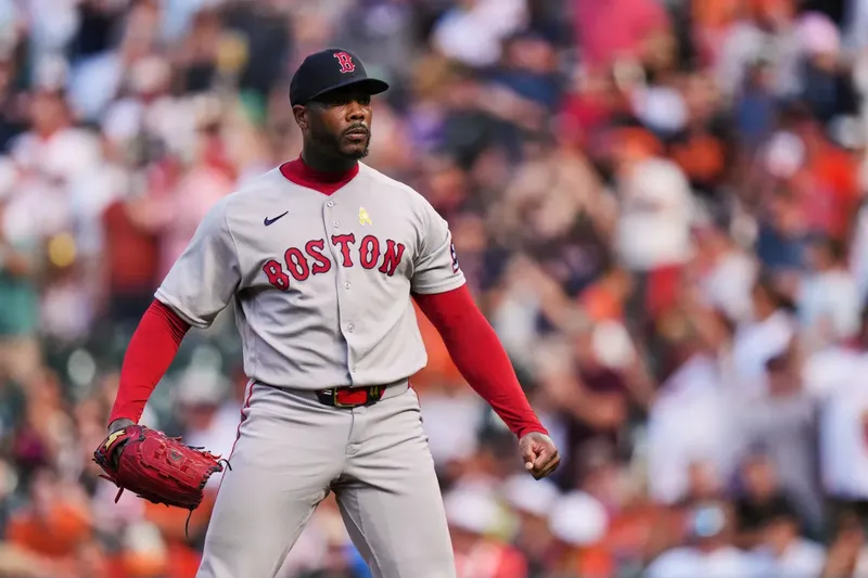 El cubano Aroldis Chapman alcanza los 400 salvados en MLB y se mete en un selecto club