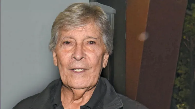 Juan Ferrara, el eterno galán de telenovelas, reflexiona a sus 80 años: “Uno se va quedando solo”
