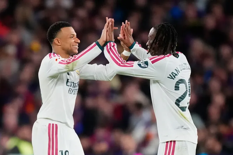 Mourinho, Mbappé y Bellingham guían al Real Madrid a un golpe en la mesa en casa del Barcelona