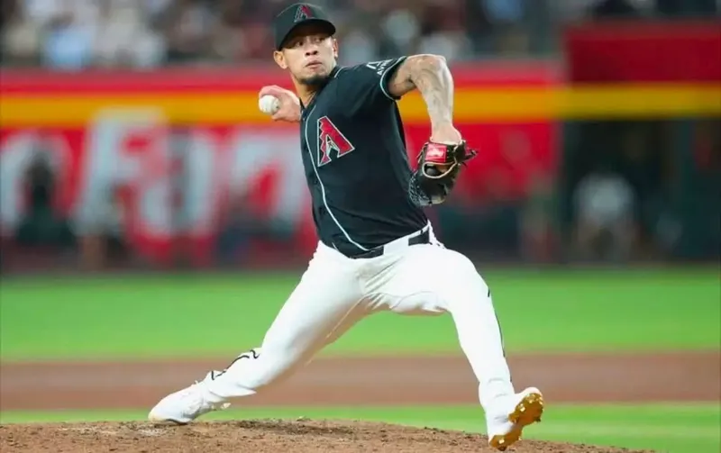 Jonathan Loásiga impacta y convence con Arizona
