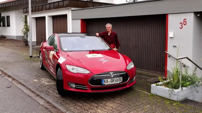 Un alemán recorre 3.000.000 de kilómetros con su Tesla eléctrico y revela cuántas baterías y motores ha tenido que cambiar