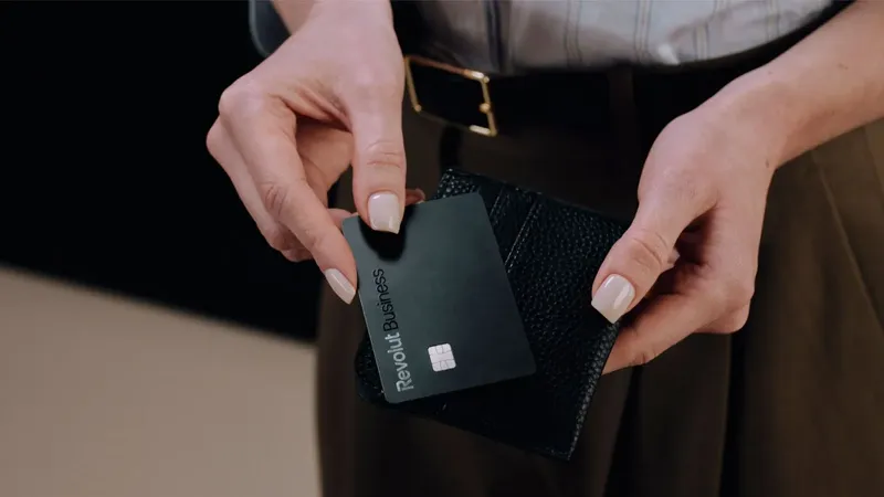 El modo calle de Revolut ahora reconoce la WiFi de tu casa: así frena tus transferencias si te roban el móvil