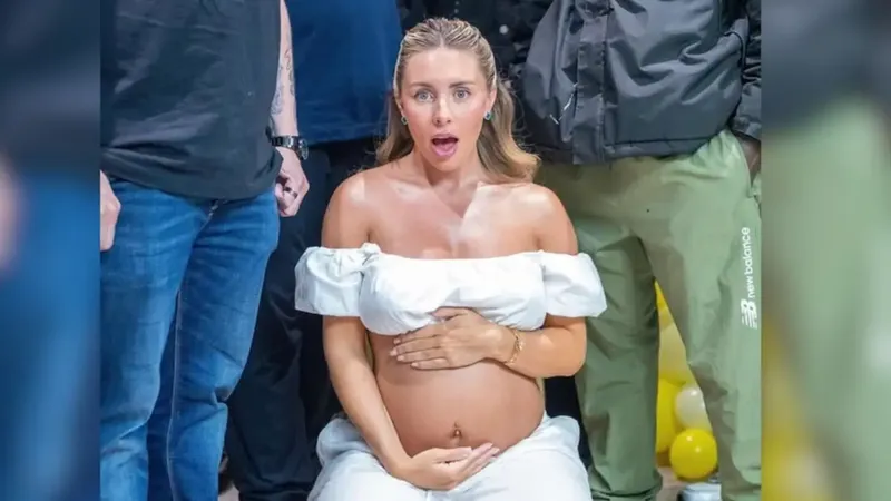 Bonnie Blue causa polémica al invitar a su Baby Shower a todos los hombres que podrían ser el padre de su bebé