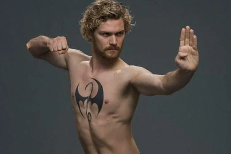 Hace 9 años se le consideraba la mayor decepción de Marvel en Netflix. Ahora, Iron Fist recibe una segunda oportunidad: "Es un regalo maravilloso"