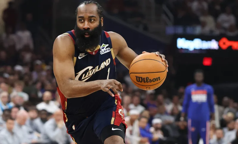 James Harden y los Cavaliers seguirán juntos
