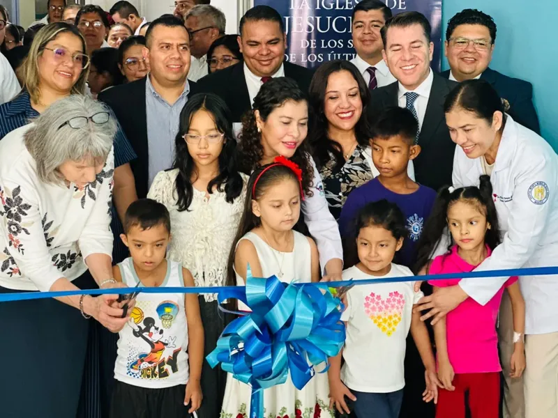 Inauguran remodelación de sala de cuidados intensivos del Hospital La Mascota