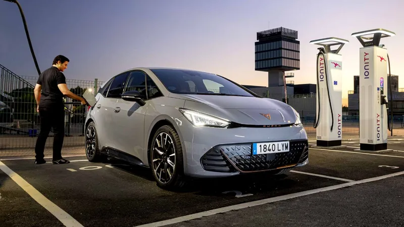 ¿Son más fiables los coches eléctricos que los de gasolina? Un estudio dice que la clave está en el kilometraje