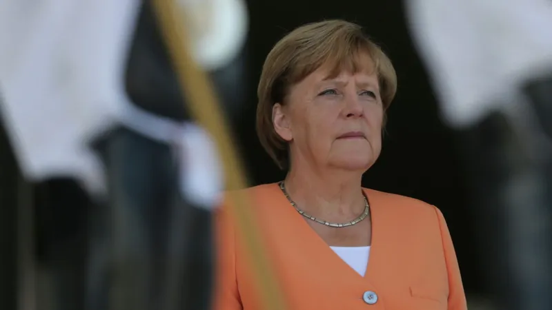Los bromistas rusos cuentan cómo Merkel desveló la gran mentira tras los acuerdos de Minsk