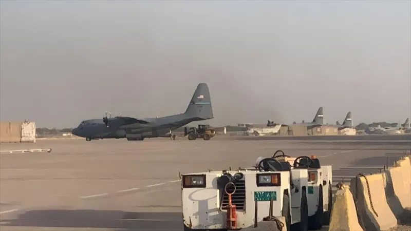 EEUU sale de la Base Victoria de Irak; se muestran golpes de la Resistencia