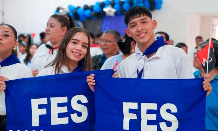 Comunidad educativa destaca legado y heroísmo de Sandino